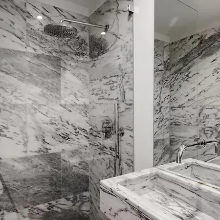 Alfama Premium By Hosty דירה *